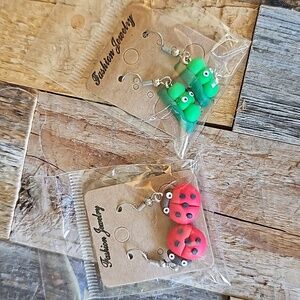 Set of 2 NEW Cute LADYBUG & SWEET PEA Earrings